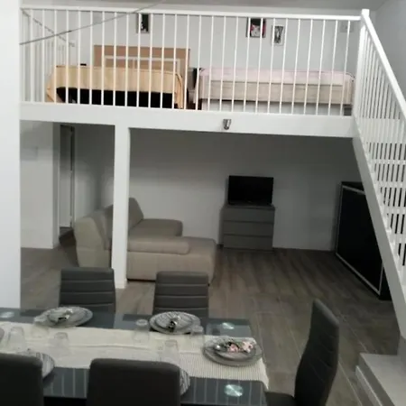 Tony 2 Gs International Apartamento